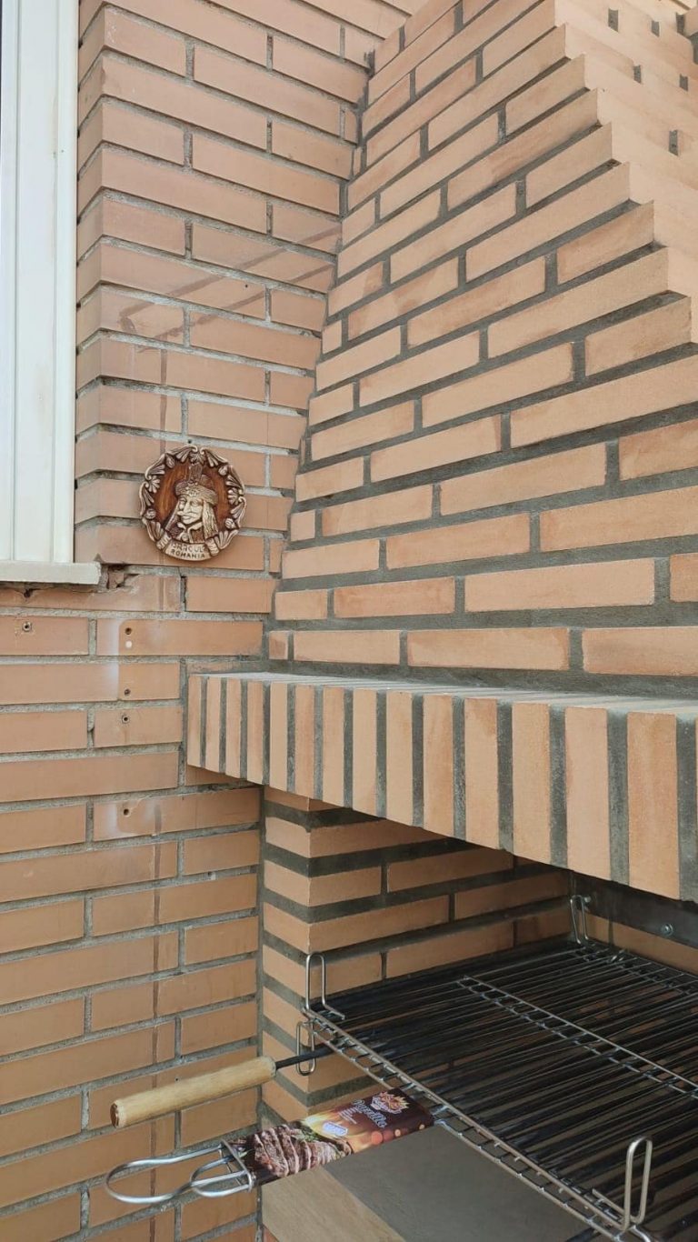 2e2e0040-ad8b-4b8f-b243-e392753b796c-min